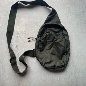 FITKICKS Hideaway Packable Sling